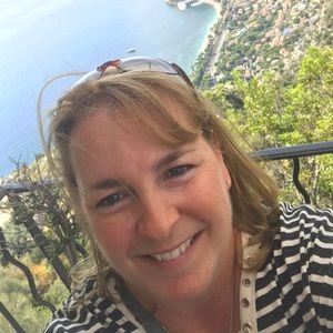 Meet your Posher, Polly